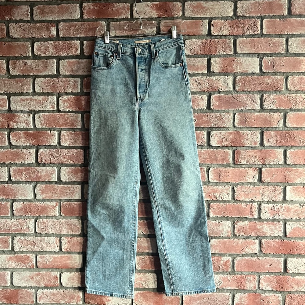 Levi’s Ribcage Straight Leg Jeans